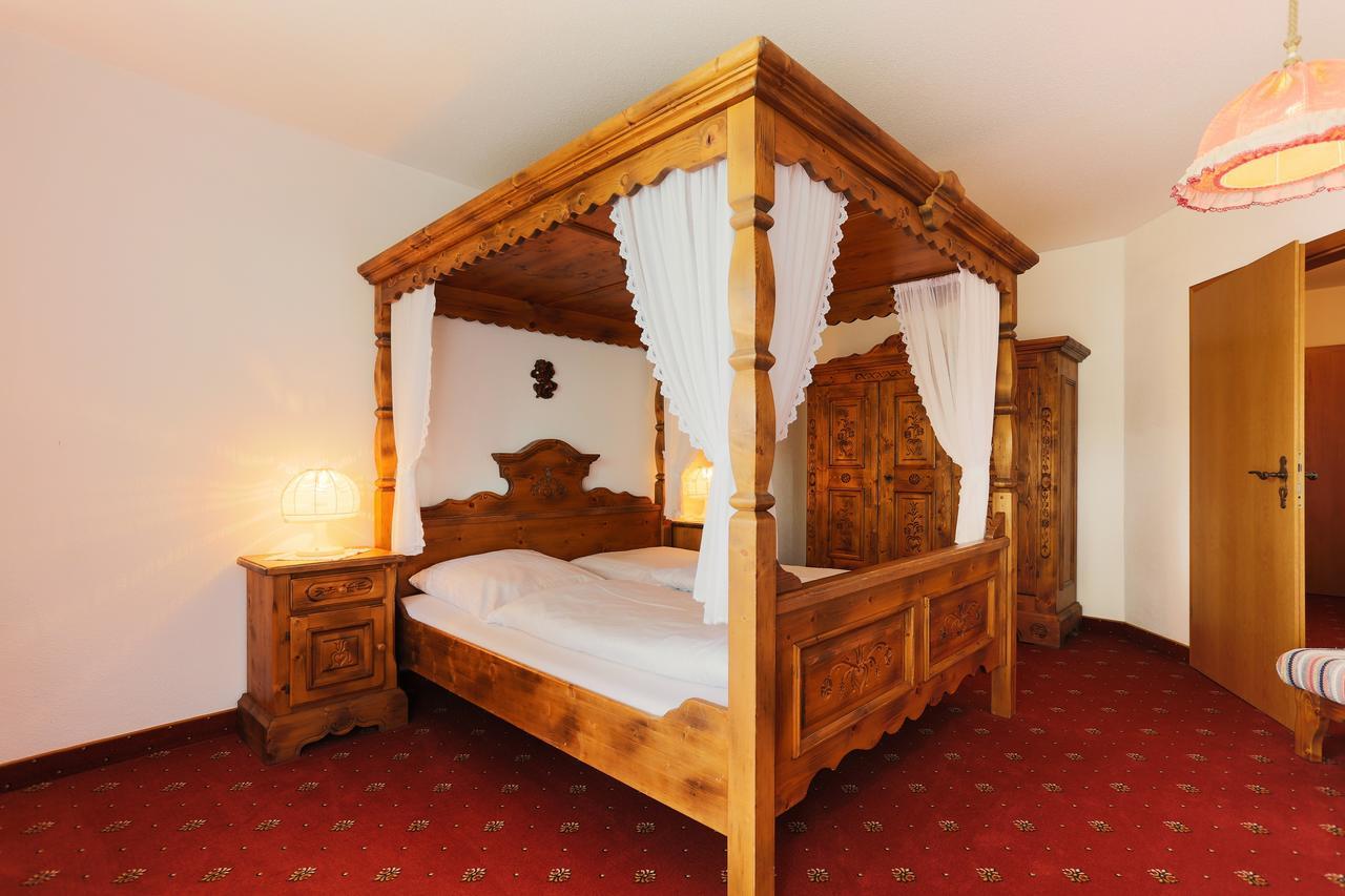 Отель Sattelbogener Hof Traitsching Экстерьер фото